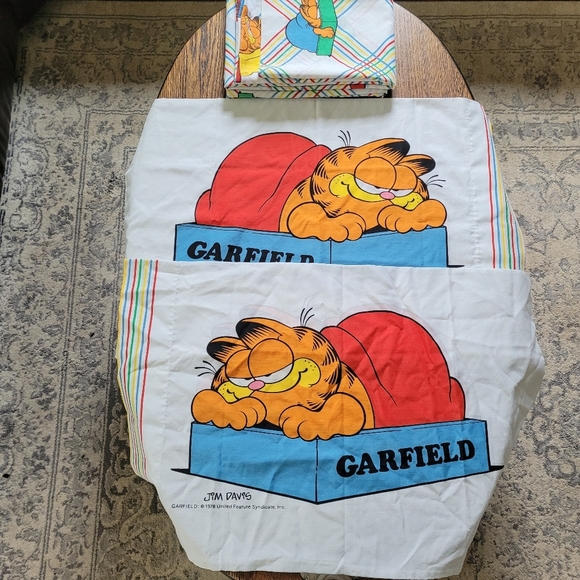 Vintage Garfield 1978 Twin Flat Sheet and Two Pillow Case Sham set - Picture 1 of 6